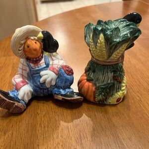 Fitz and Floyd Scarecrow and Harvest salt and pepper shaker